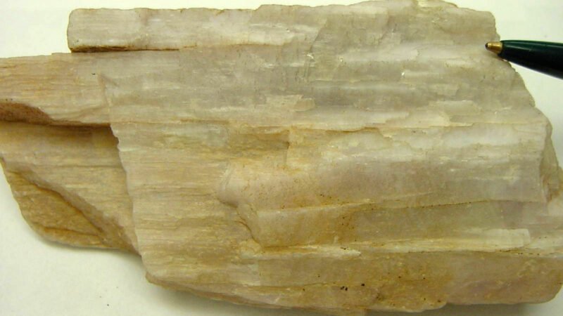 Lithium ivoirien : le permis se delivre a Abidjan, le controle se joue en Bourse